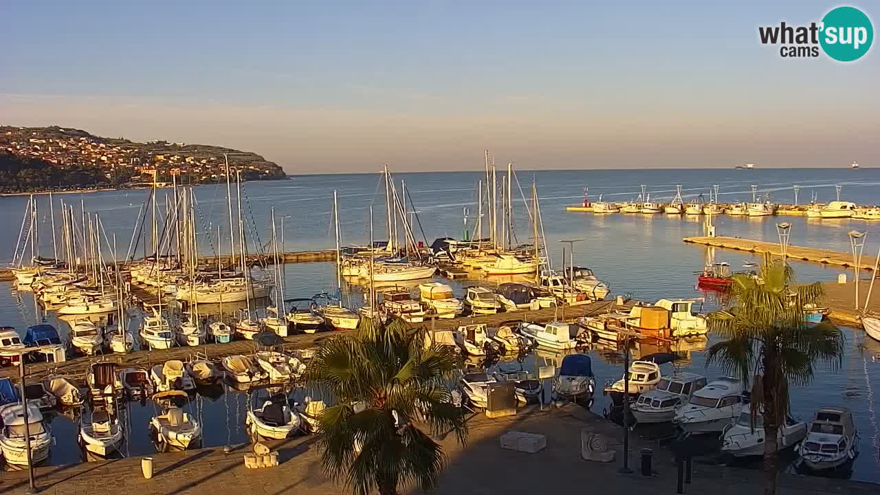 Webcam Koper – Panorama des Jachthafens und der Promenade vom Hotel Grand Koper