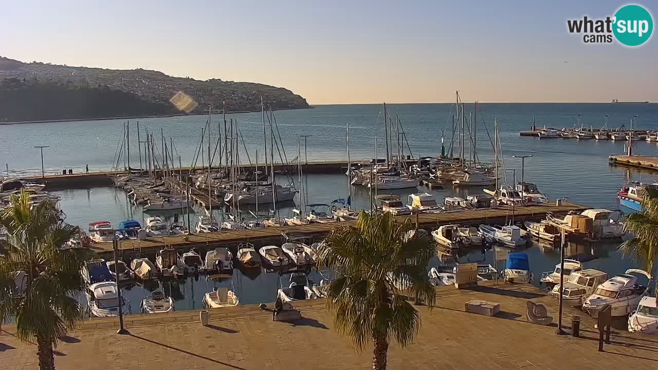 Webcam en direct du port de Koper – port de croisière et de fret – Slovénie