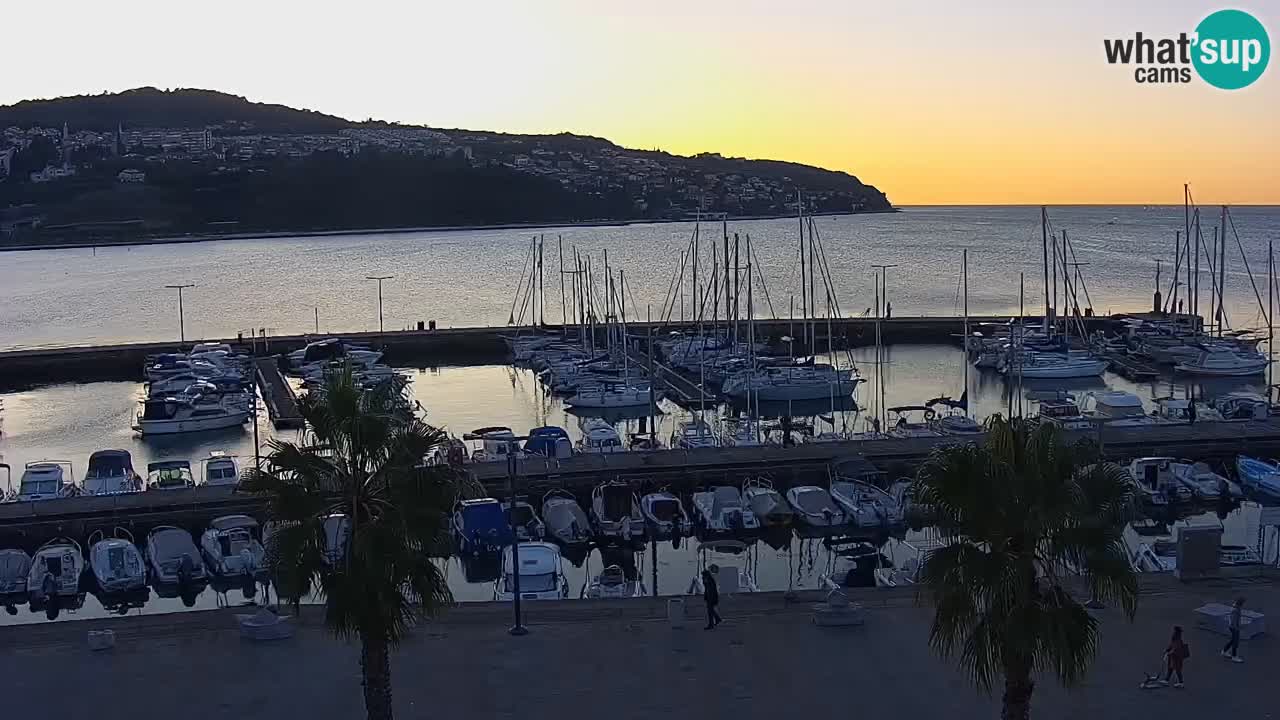 Webcam Koper – Panorama de la marina et de la promenade depuis le Grand Hotel Koper