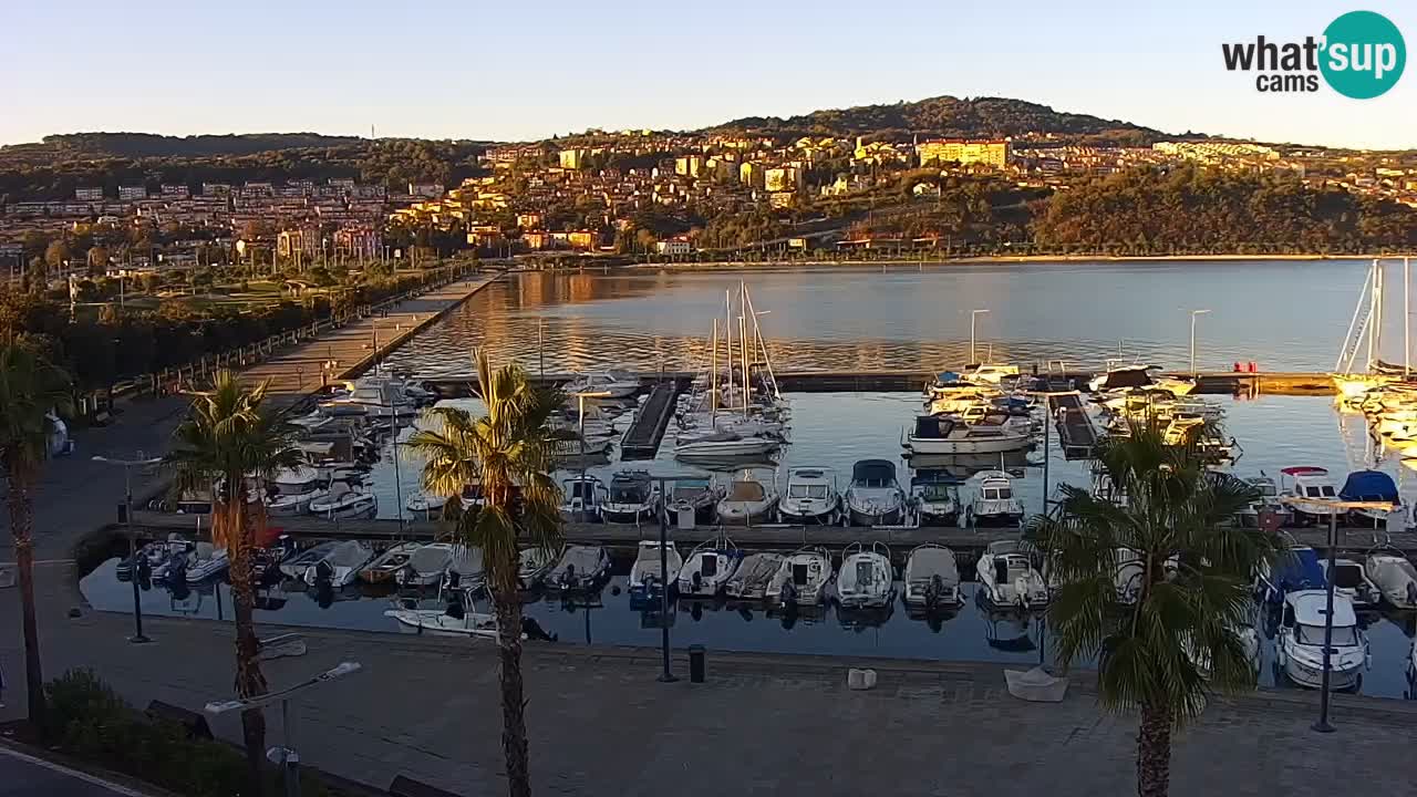 Camera en vivo Koper – puerto deportivo y paseo marítimo desde el Hotel Grand Koper