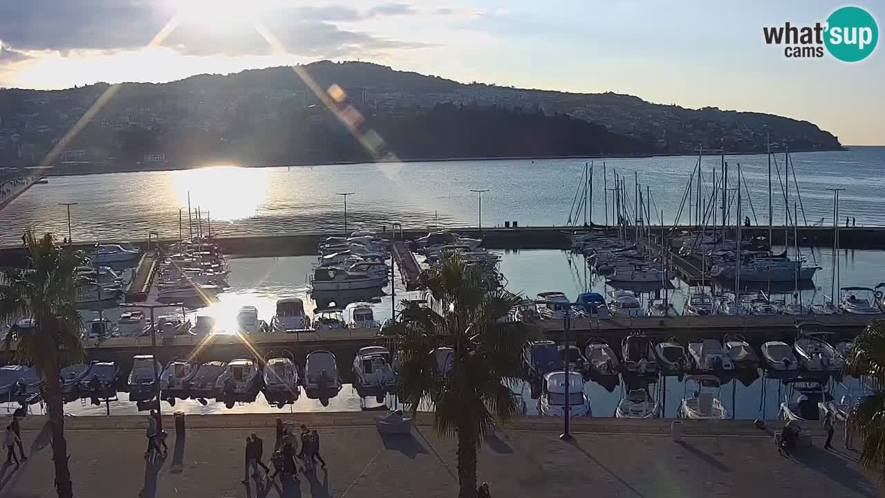Webcam Koper – Panorama de la marina et de la promenade depuis le Grand Hotel Koper