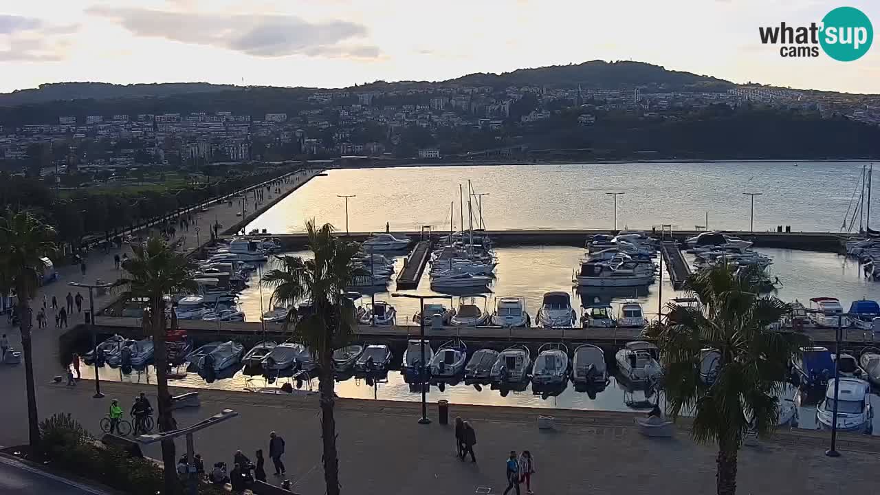 Camera en vivo Koper – puerto deportivo y paseo marítimo desde el Hotel Grand Koper