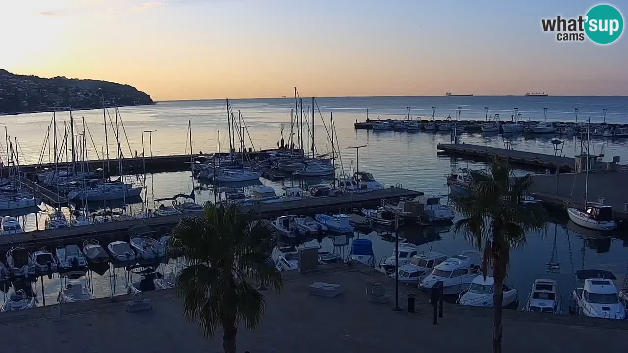 Web kamera Koper – marina i promenada – hotel Grand Koper