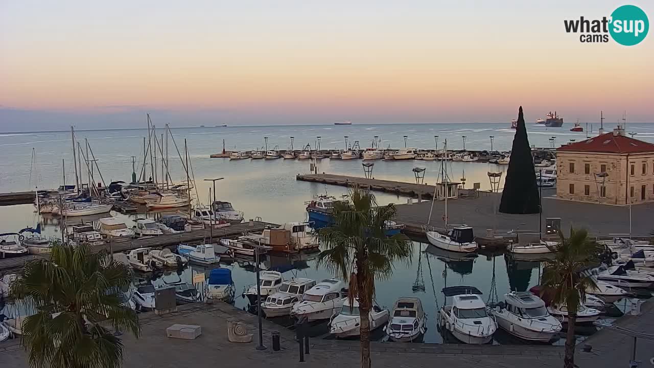 Webcam Koper – Panorama of the marina and promenade from the Grand Hotel Koper