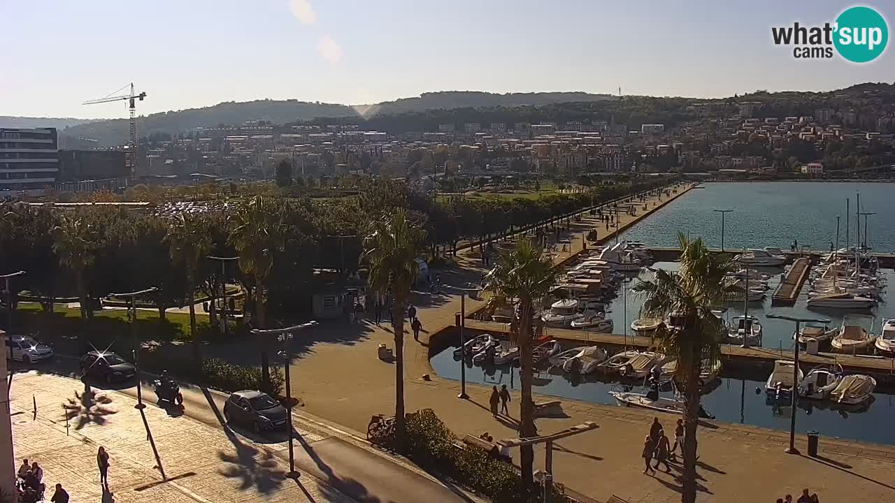 Webcam Koper – Panorama des Jachthafens und der Promenade vom Hotel Grand Koper
