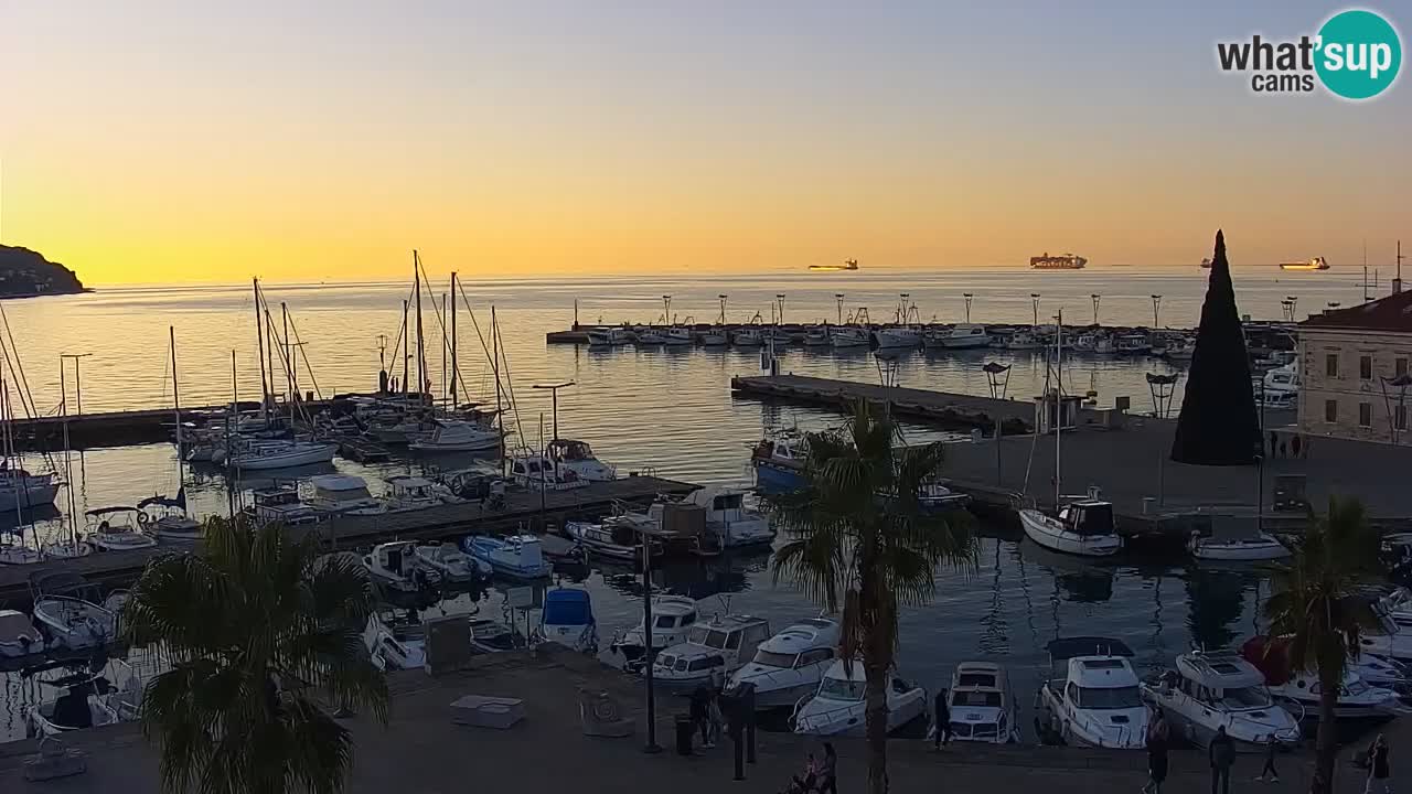 Webcam Koper – Panorama de la marina et de la promenade depuis le Grand Hotel Koper