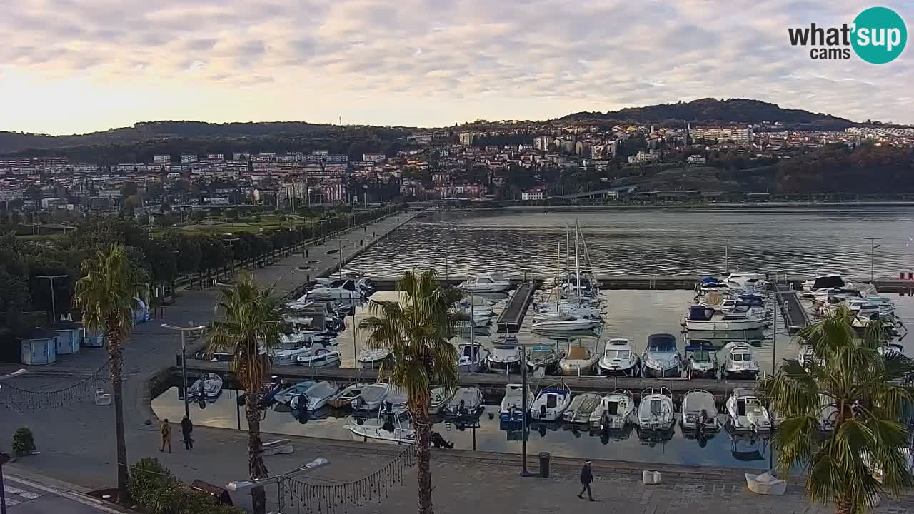 Webcam Koper – Panorama de la marina et de la promenade depuis le Grand Hotel Koper