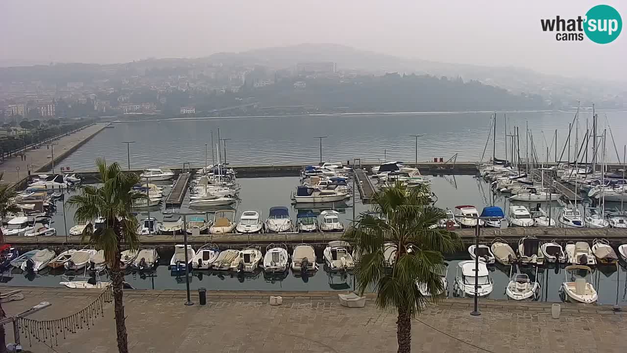 Camera en vivo Koper – puerto deportivo y paseo marítimo desde el Hotel Grand Koper