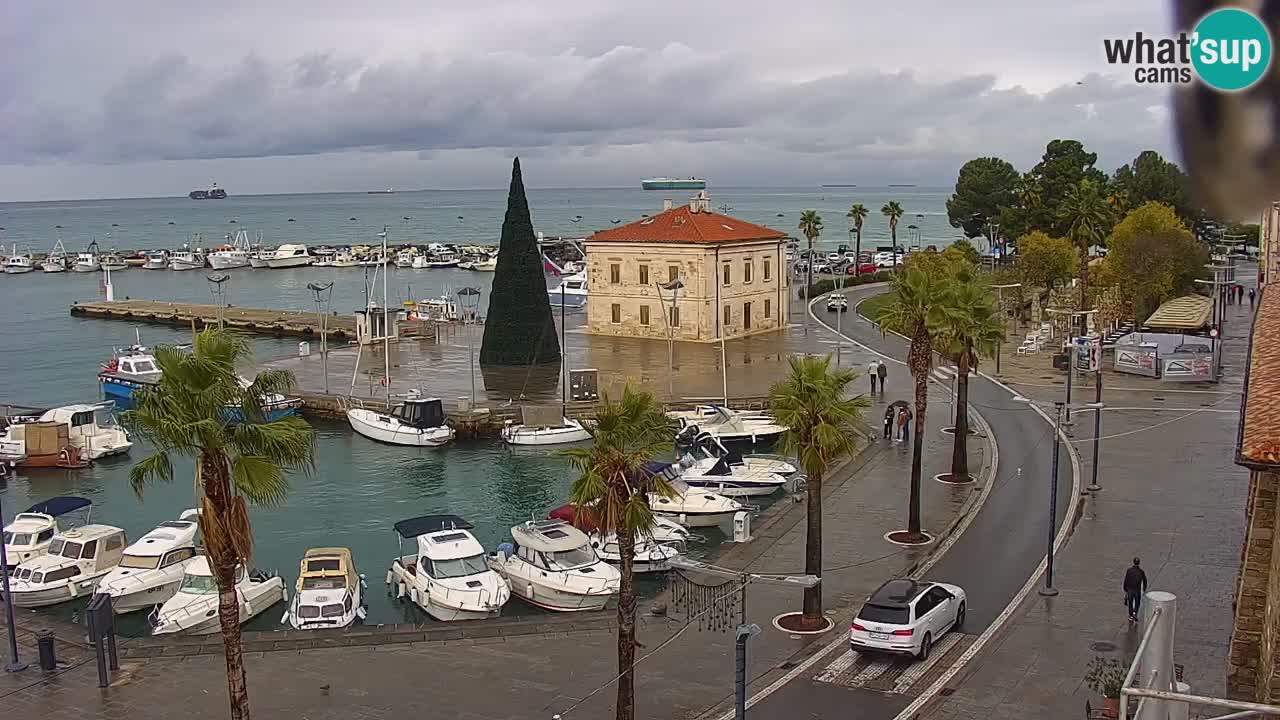 Webcam Koper – Panorama of the marina and promenade from the Grand Hotel Koper