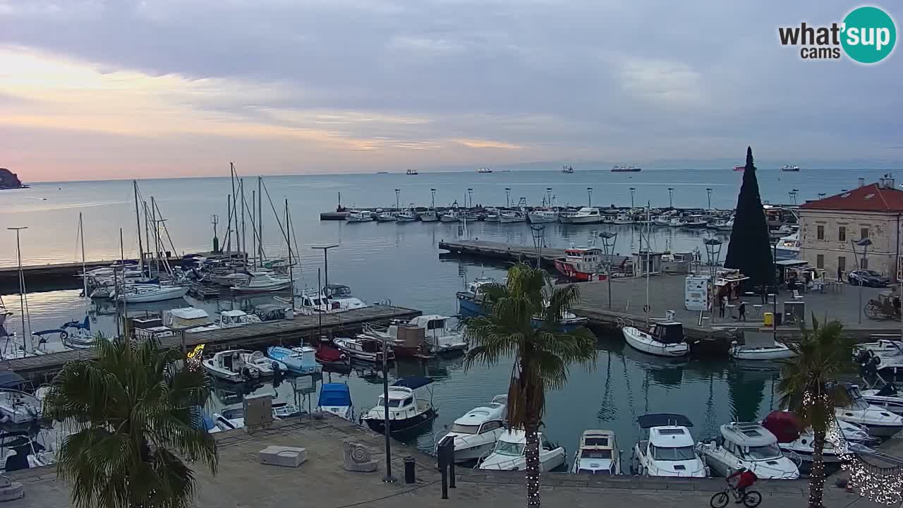 Web kamera Koper – marina i promenada – hotel Grand Koper