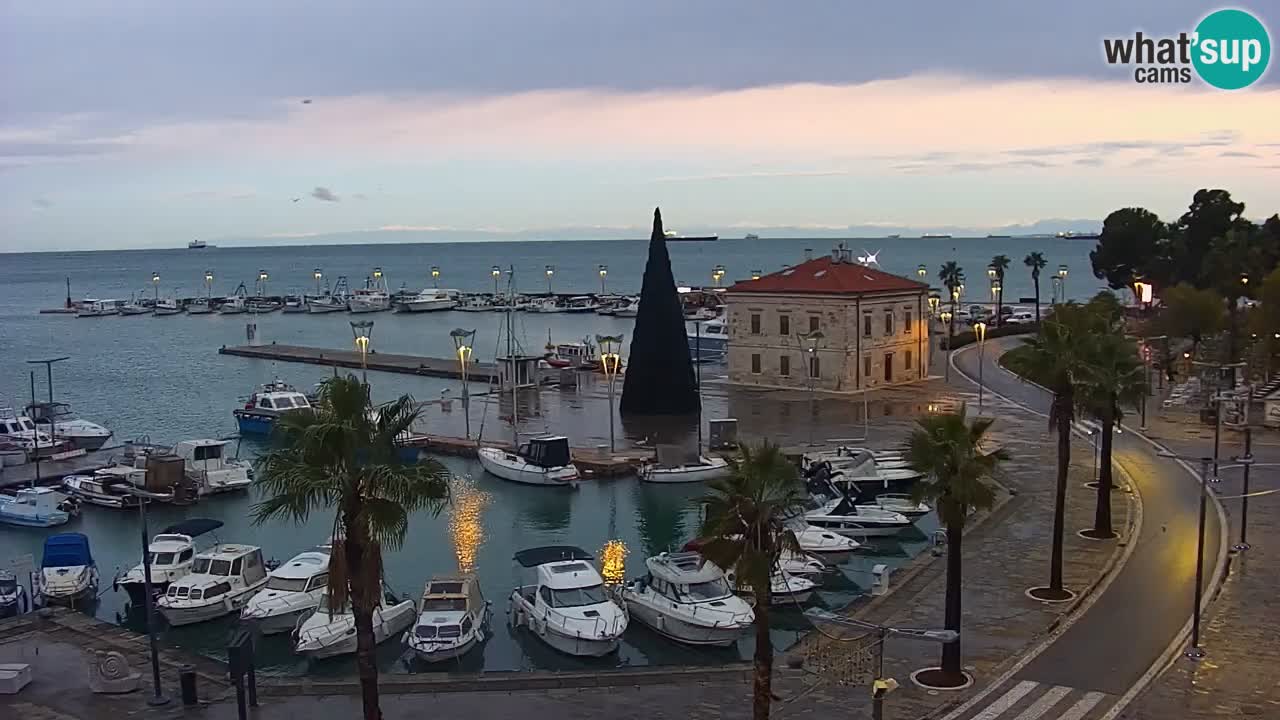 Webcam Koper – Panorama de la marina et de la promenade depuis le Grand Hotel Koper
