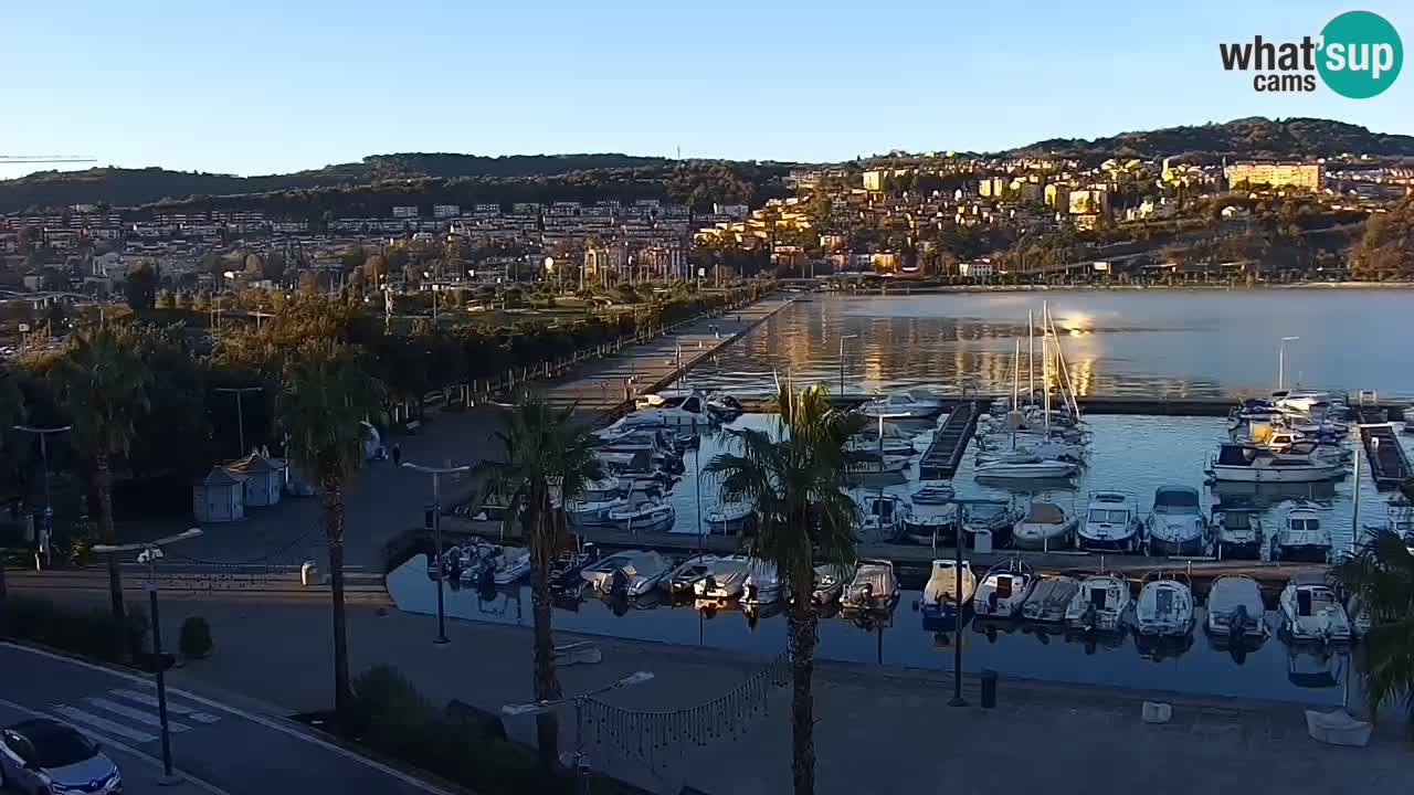 Camera en vivo Koper – puerto deportivo y paseo marítimo desde el Hotel Grand Koper