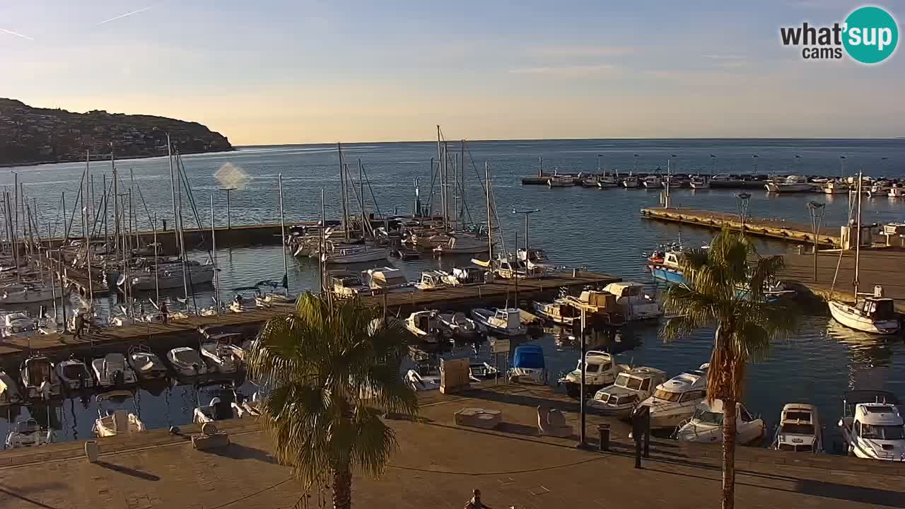 Webcam Koper – Panorama des Jachthafens und der Promenade vom Hotel Grand Koper