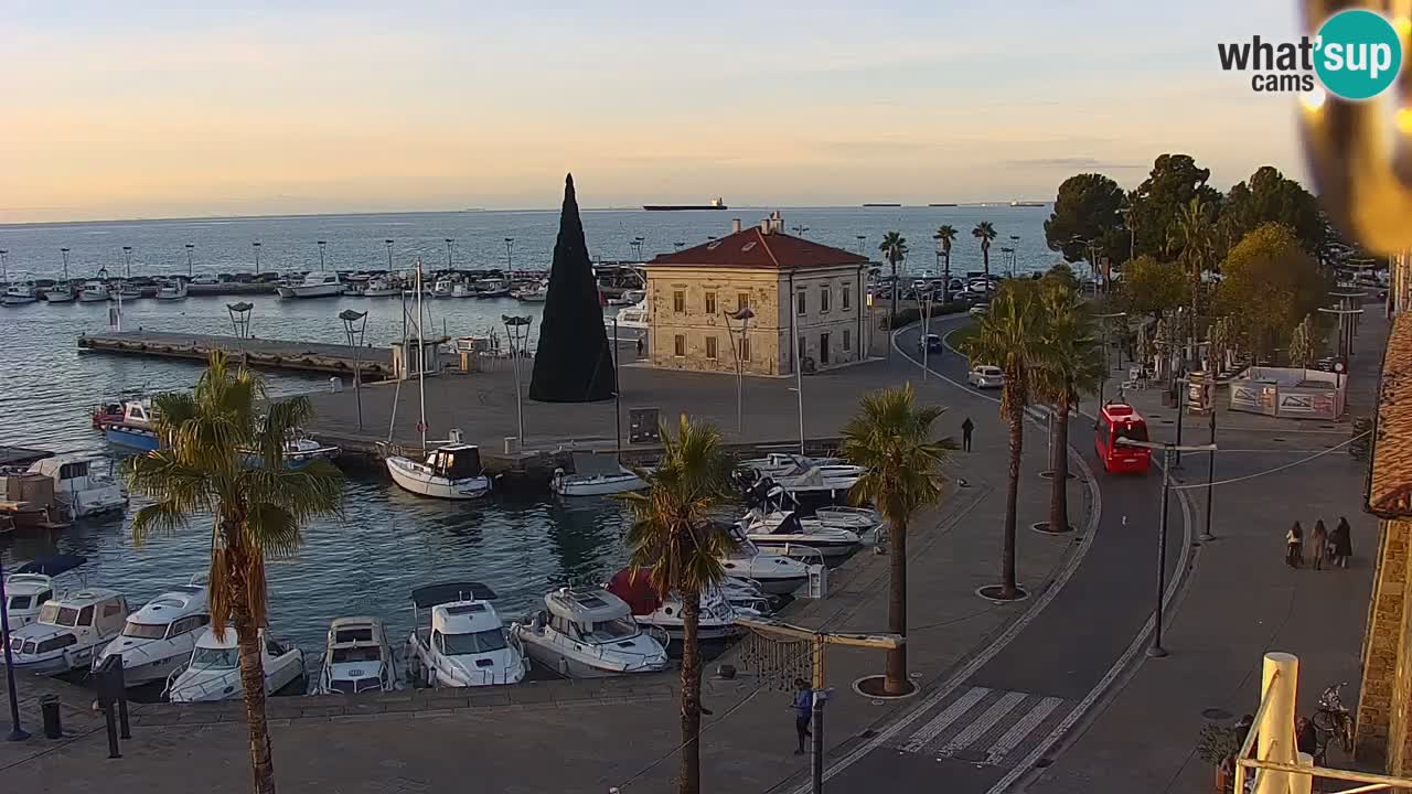 Web kamera Koper – marina i promenada – hotel Grand Koper