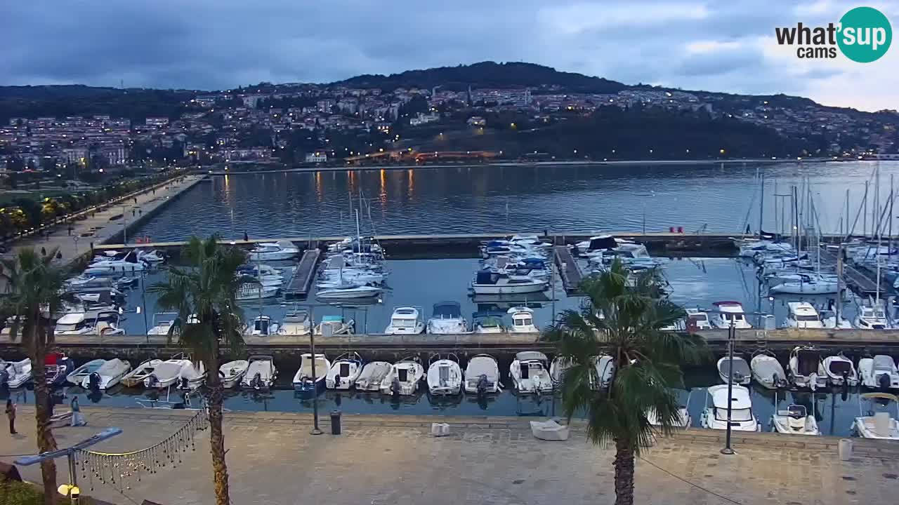 Luka Kopar uživo web kamera – Turistički terminal i teretna luka – Slovenija