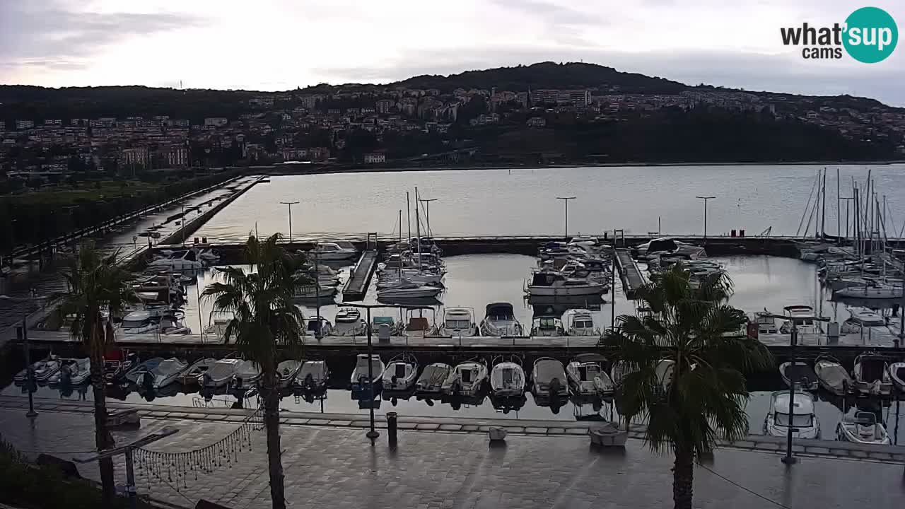 Webcam Koper – Panorama de la marina et de la promenade depuis le Grand Hotel Koper