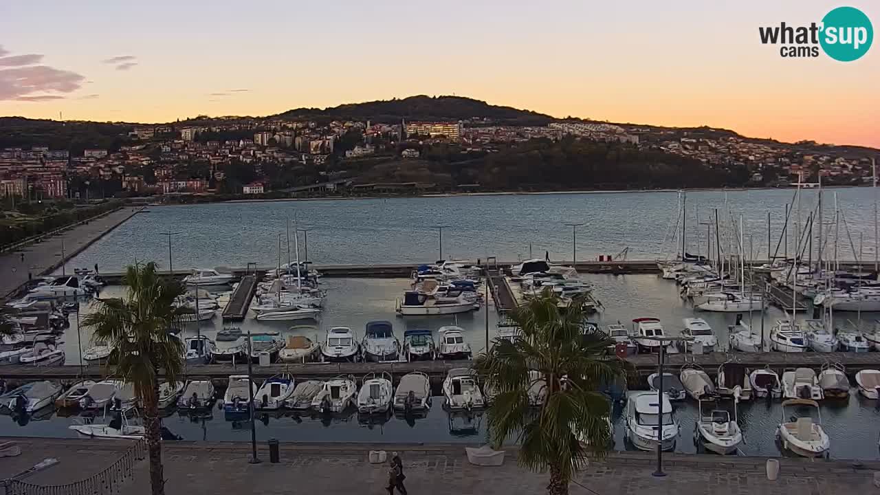 Camera en vivo Koper – puerto deportivo y paseo marítimo desde el Hotel Grand Koper