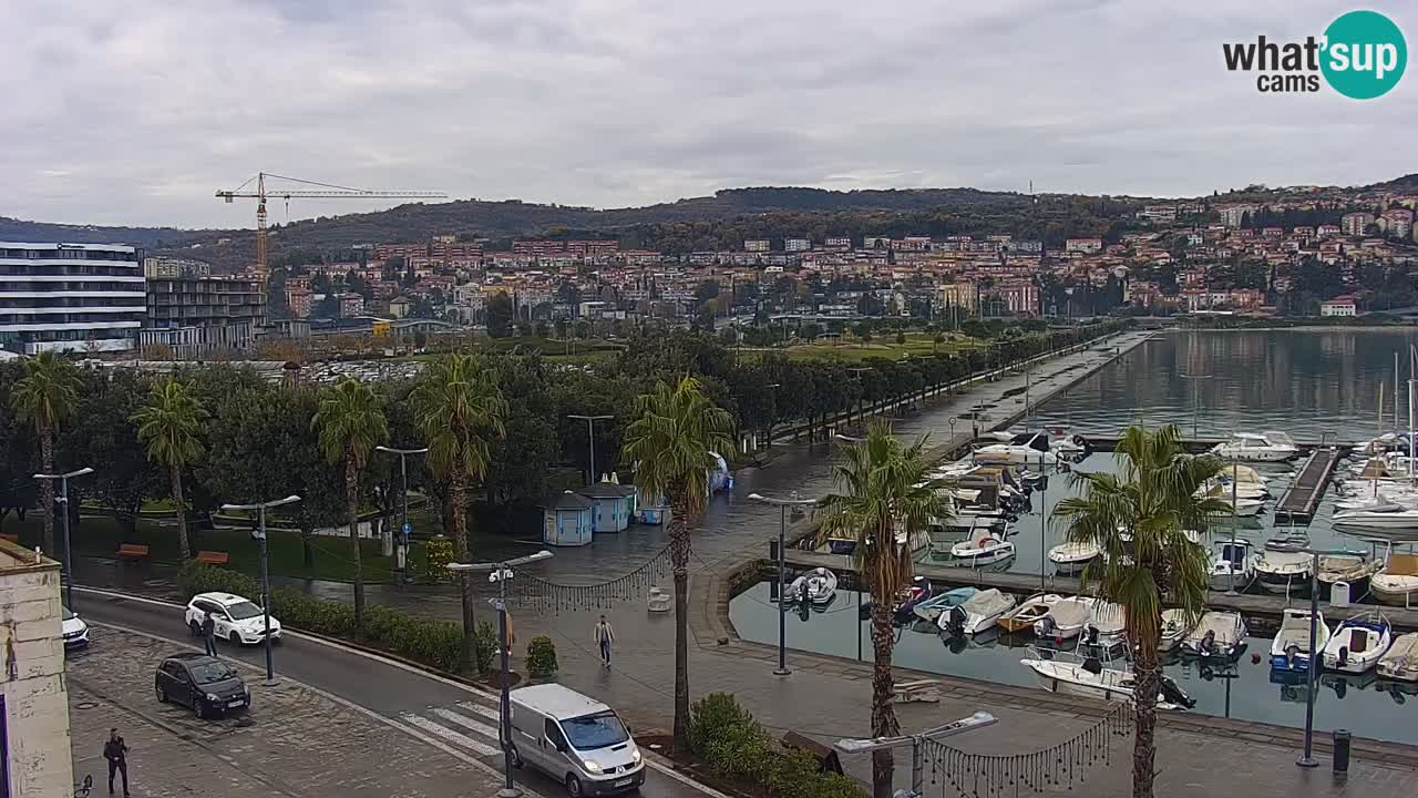 Webcam Koper – Panorama des Jachthafens und der Promenade vom Hotel Grand Koper