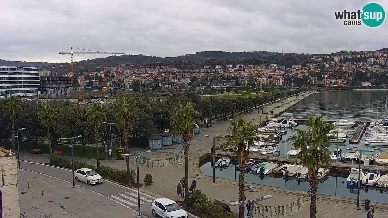 Luka Kopar uživo web kamera – Turistički terminal i teretna luka – Slovenija