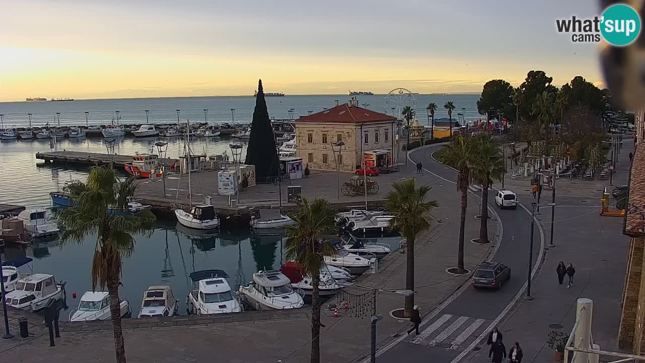 Camera en vivo Koper – puerto deportivo y paseo marítimo desde el Hotel Grand Koper