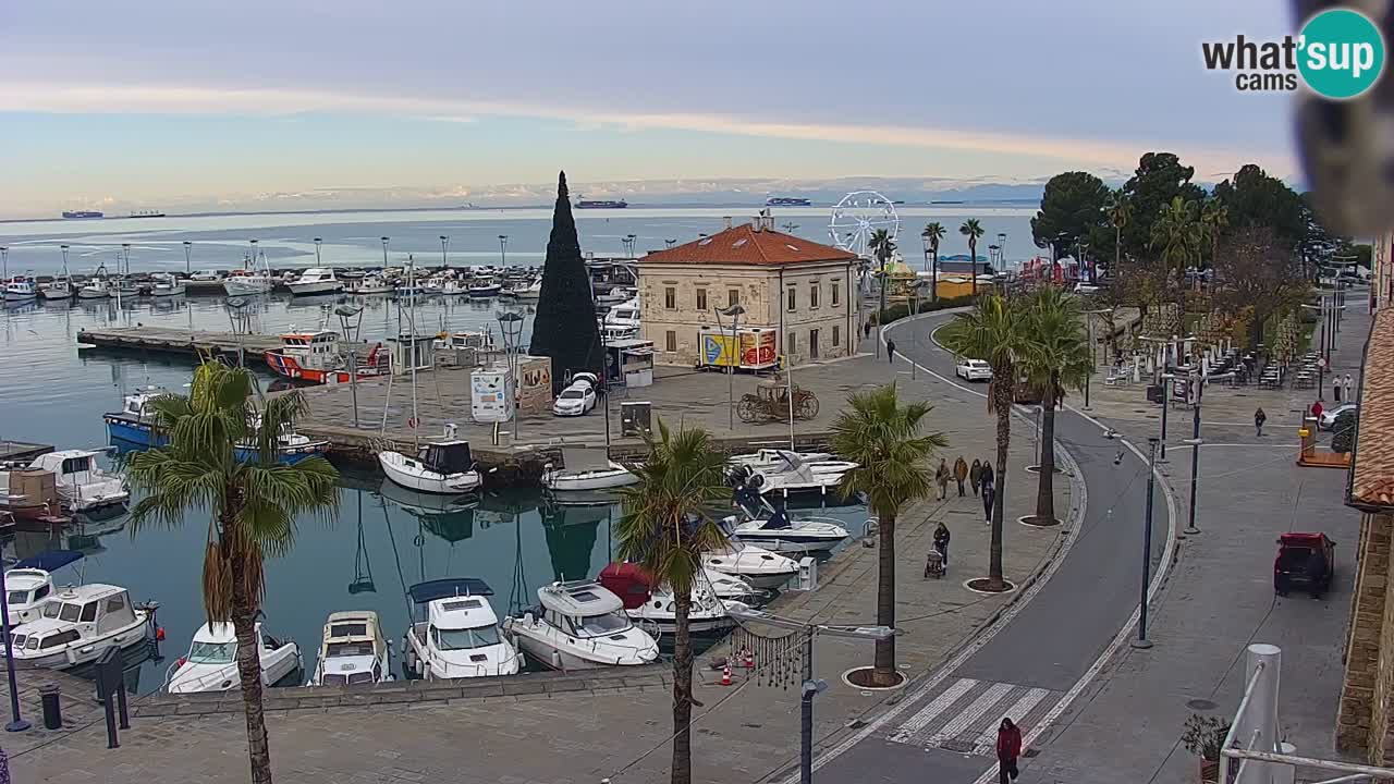 Camera en vivo Koper – puerto deportivo y paseo marítimo desde el Hotel Grand Koper