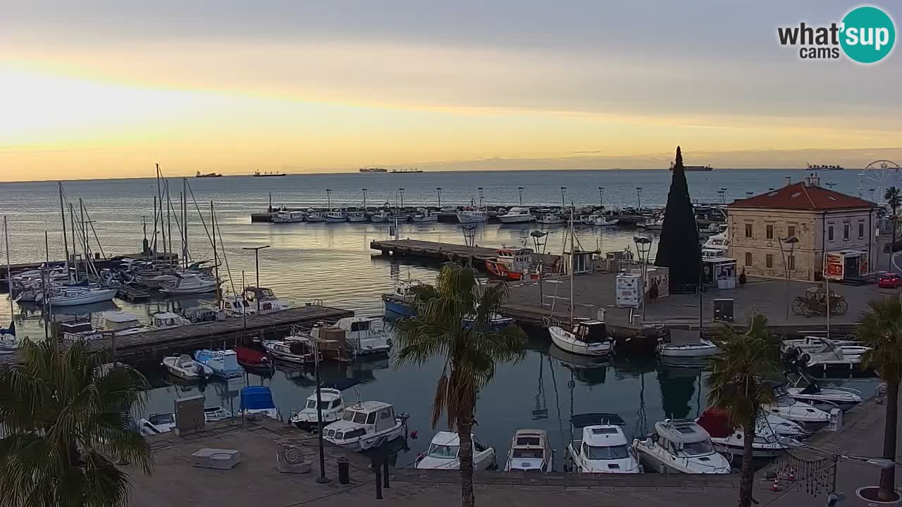 Web kamera Koper – marina i promenada – hotel Grand Koper