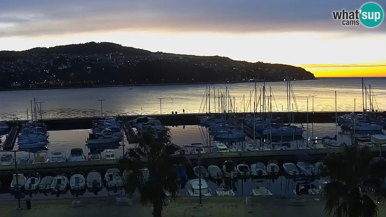Webcam Koper – Panorama de la marina et de la promenade depuis le Grand Hotel Koper