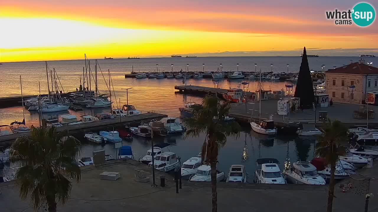 Webcam Koper – Panorama de la marina et de la promenade depuis le Grand Hotel Koper
