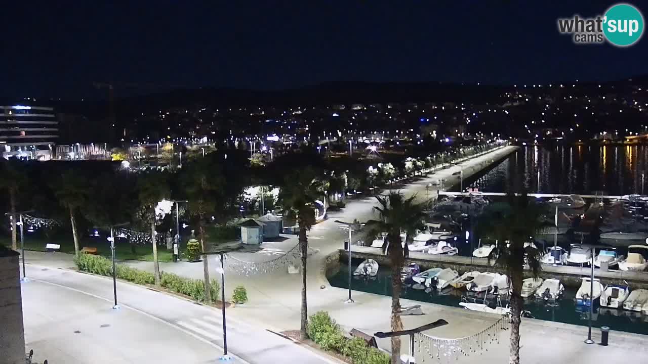 Webcam Koper – Panorama des Jachthafens und der Promenade vom Hotel Grand Koper