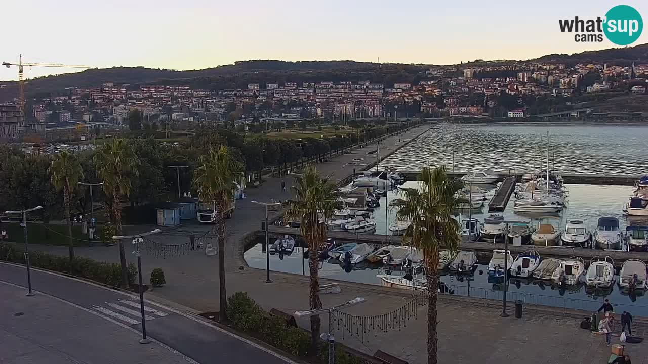 Web kamera Koper – marina i promenada – hotel Grand Koper