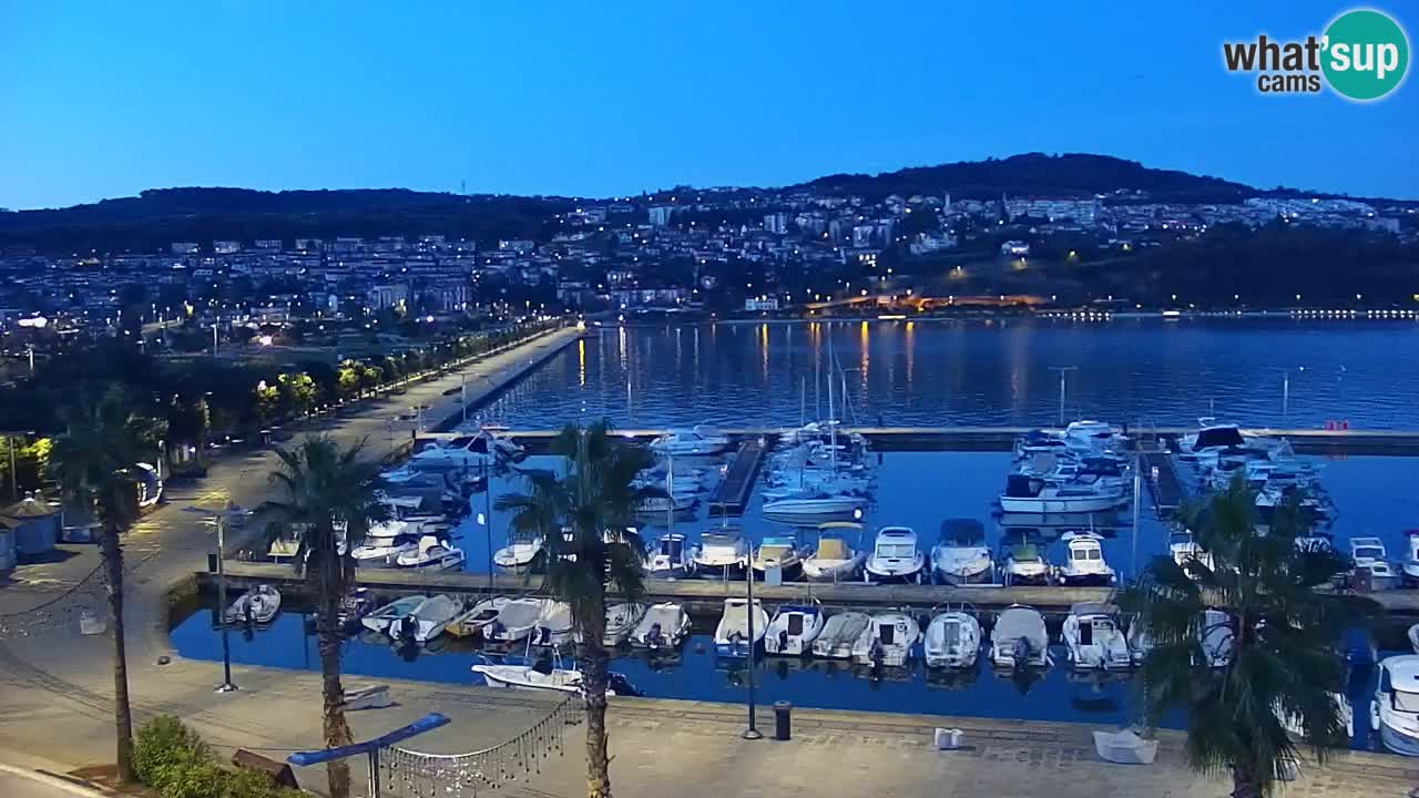 Webcam Koper – Panorama des Jachthafens und der Promenade vom Hotel Grand Koper