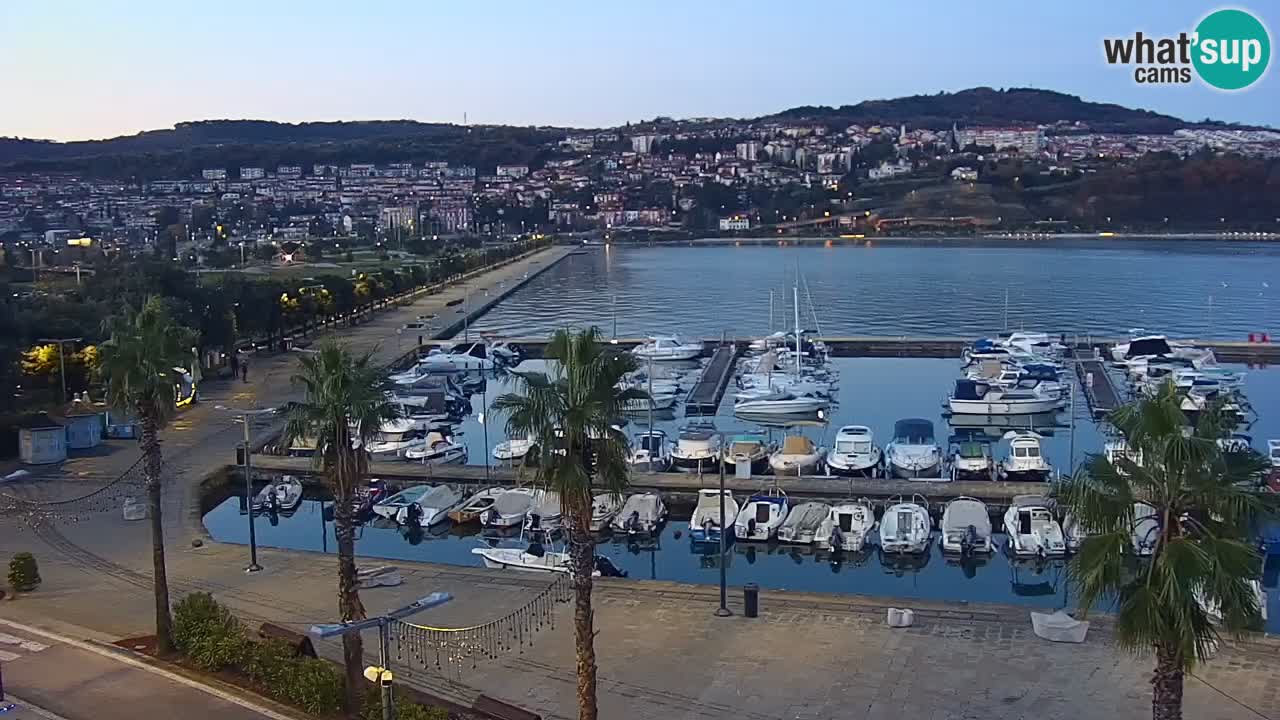 Camera en vivo Koper – puerto deportivo y paseo marítimo desde el Hotel Grand Koper