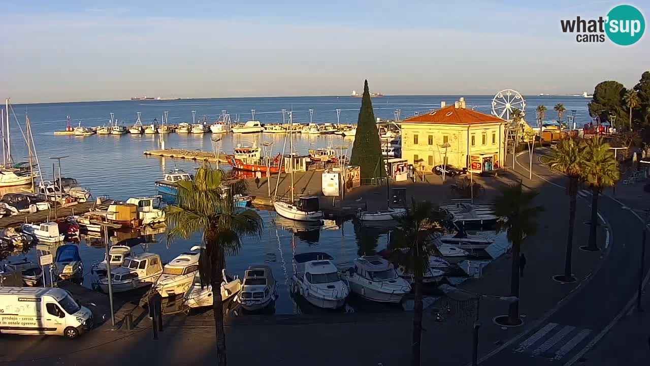 Webcam Koper – Panorama de la marina et de la promenade depuis le Grand Hotel Koper