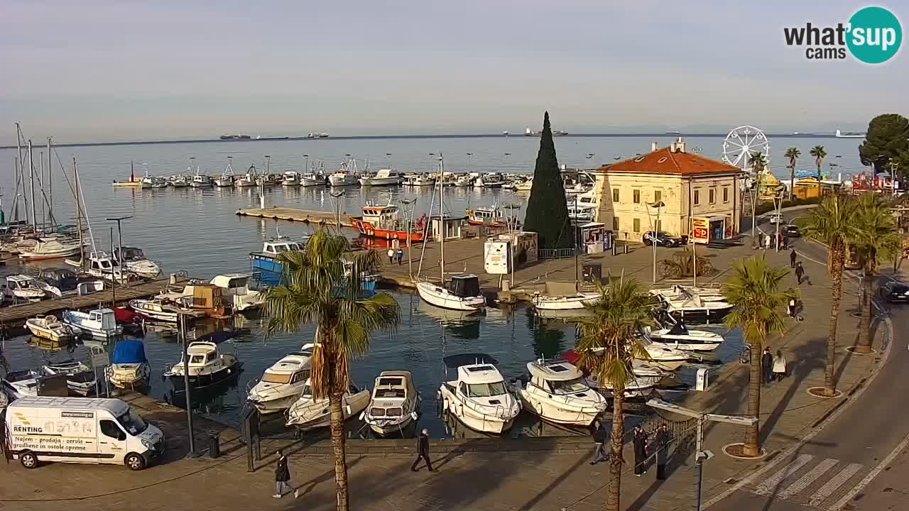 Spletna kamera Koper – Panorama na marino in promenado s Hotela Grand Koper
