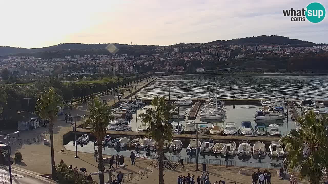Camera en vivo Koper – puerto deportivo y paseo marítimo desde el Hotel Grand Koper