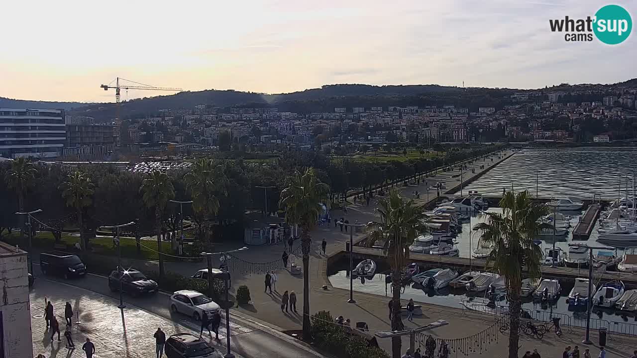 Camera en vivo Koper – puerto deportivo y paseo marítimo desde el Hotel Grand Koper