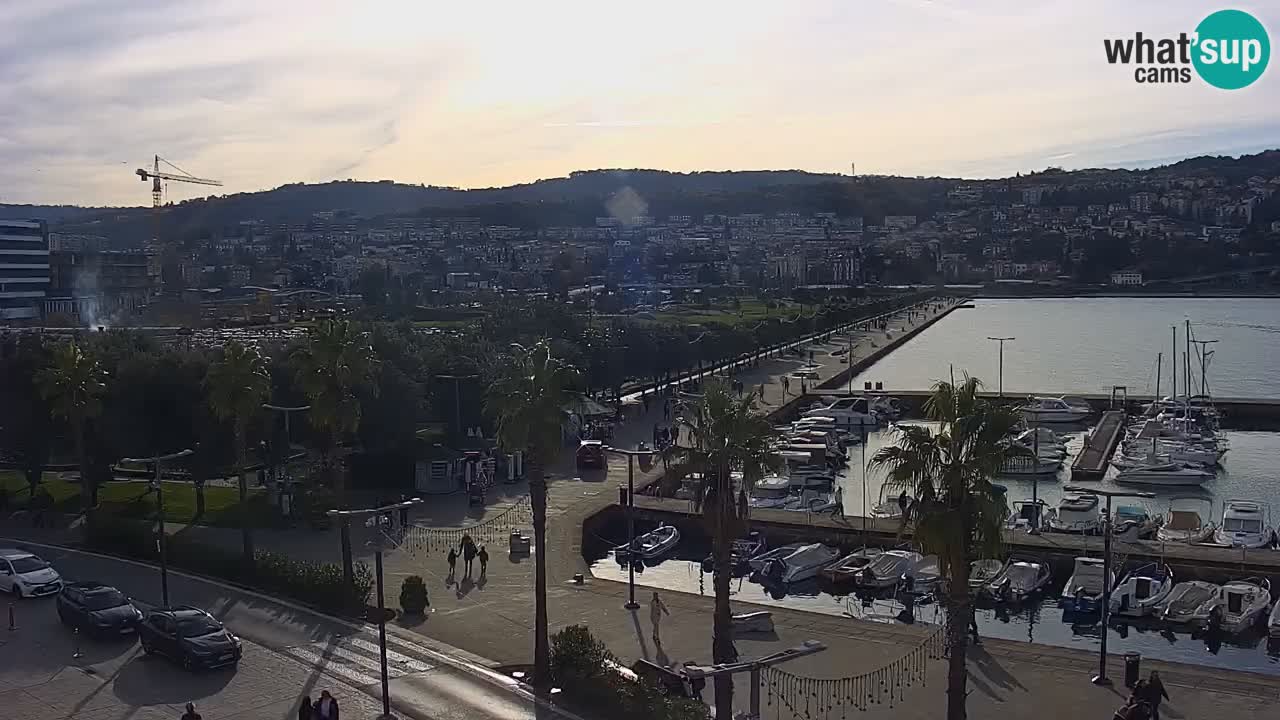 Camera en vivo Koper – puerto deportivo y paseo marítimo desde el Hotel Grand Koper