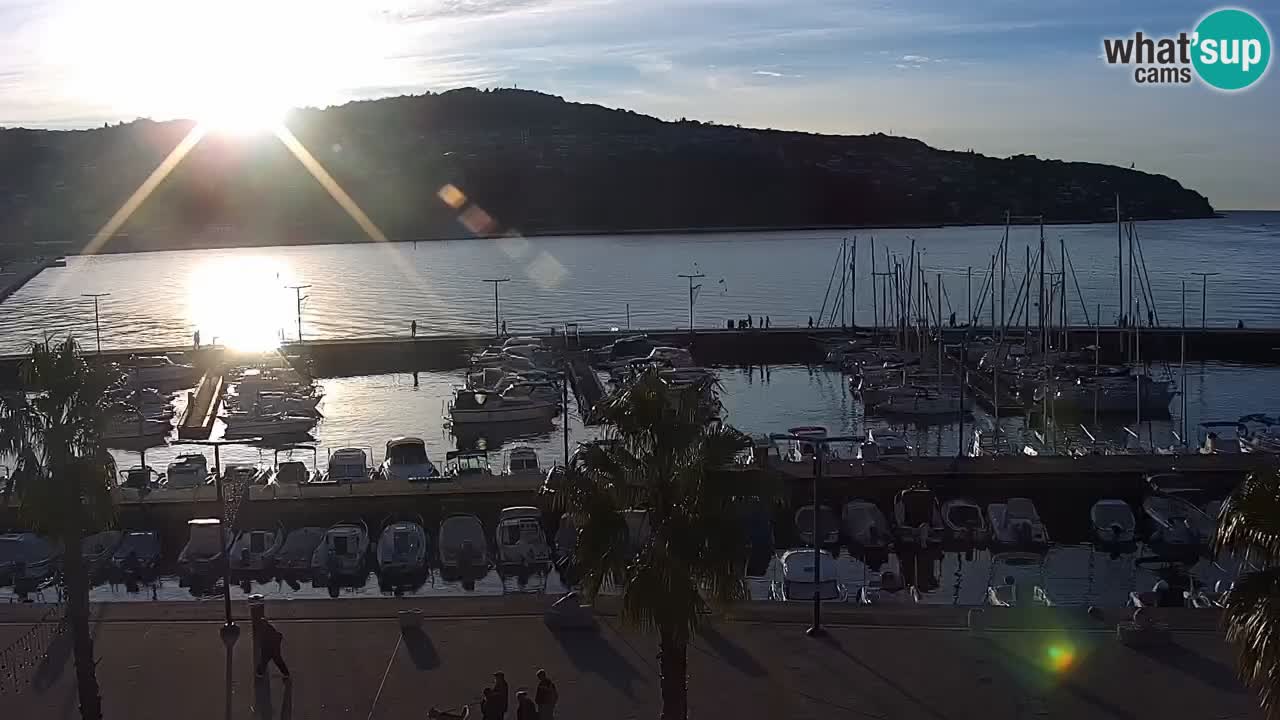 Camera en vivo Koper – puerto deportivo y paseo marítimo desde el Hotel Grand Koper