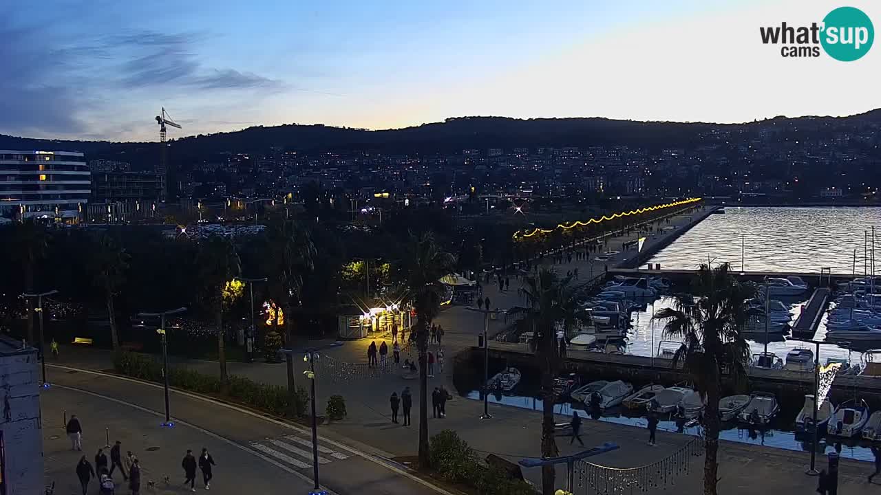 Camera en vivo Koper – puerto deportivo y paseo marítimo desde el Hotel Grand Koper