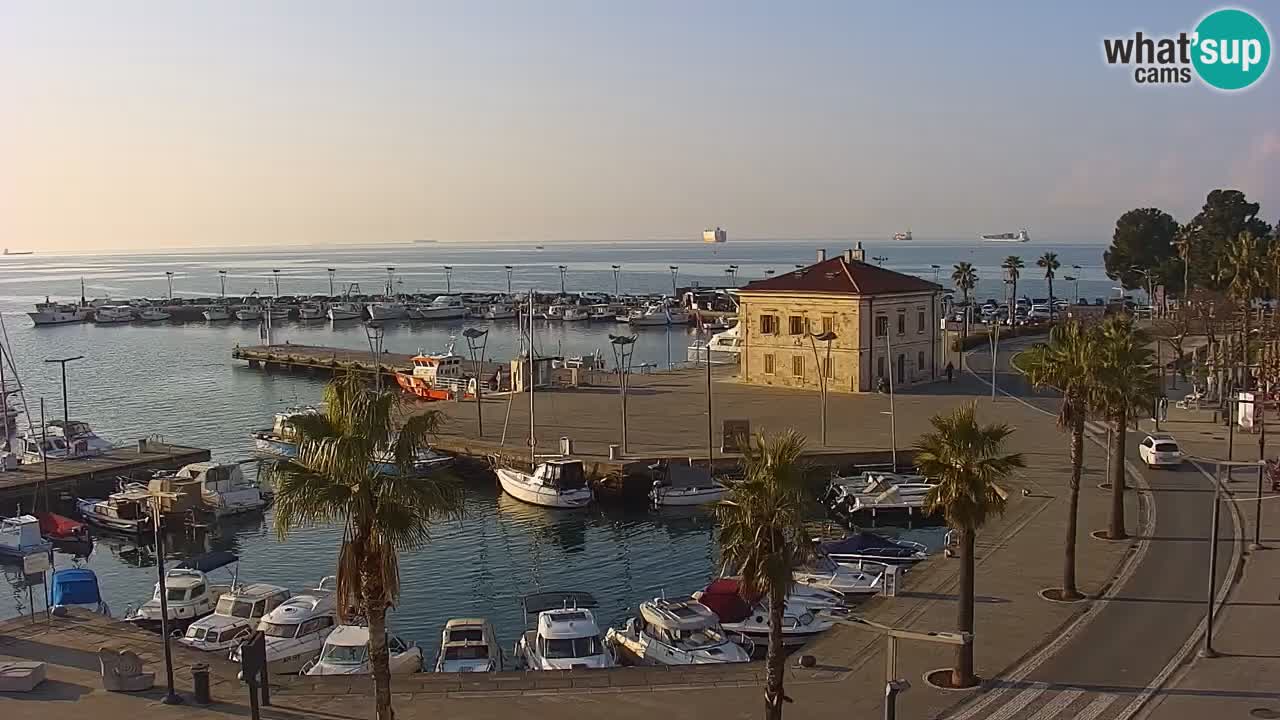 Webcam Koper – Panorama de la marina et de la promenade depuis le Grand Hotel Koper