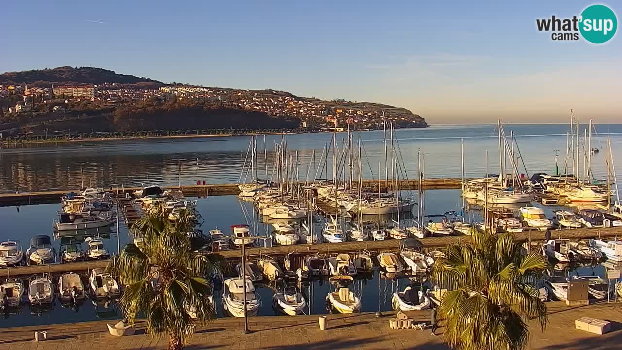 Webcam Koper – Panorama de la marina et de la promenade depuis le Grand Hotel Koper