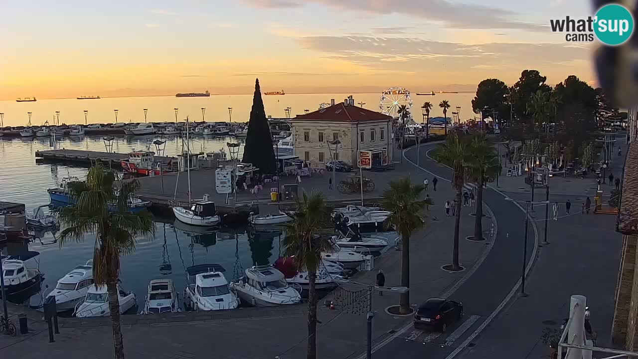 Camera en vivo Koper – puerto deportivo y paseo marítimo desde el Hotel Grand Koper