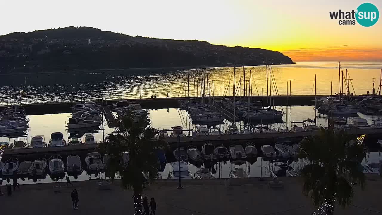 Web kamera Koper – marina i promenada – hotel Grand Koper
