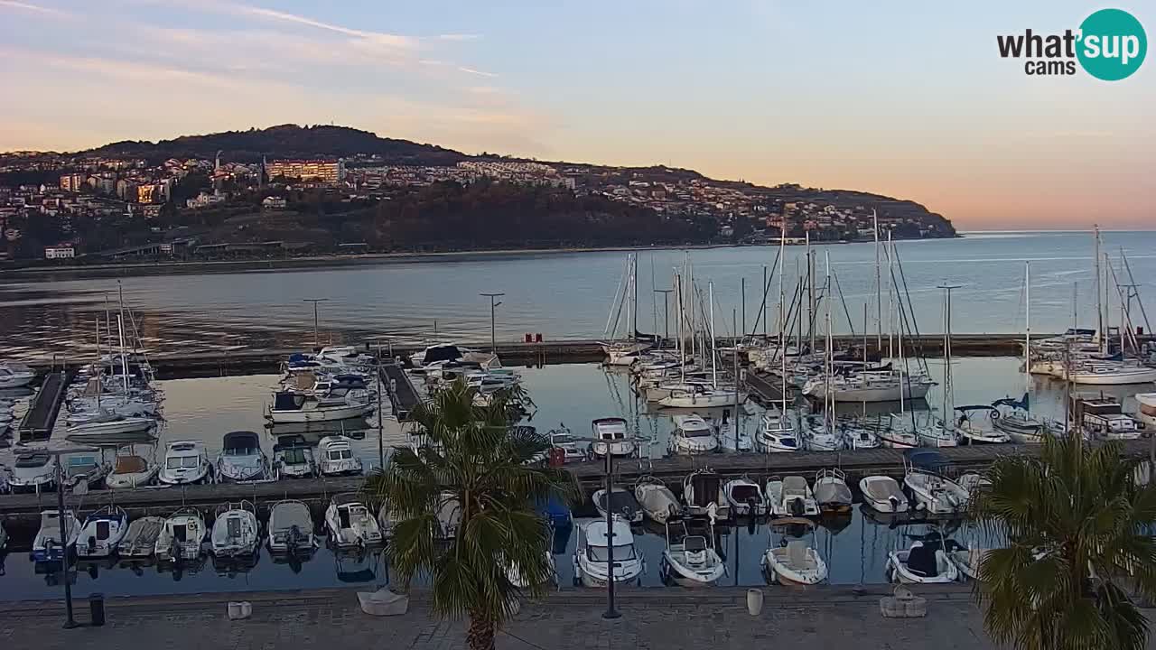 Webcam Koper – Panorama de la marina et de la promenade depuis le Grand Hotel Koper