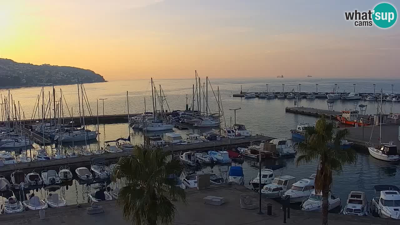Webcam Koper – Panorama des Jachthafens und der Promenade vom Hotel Grand Koper