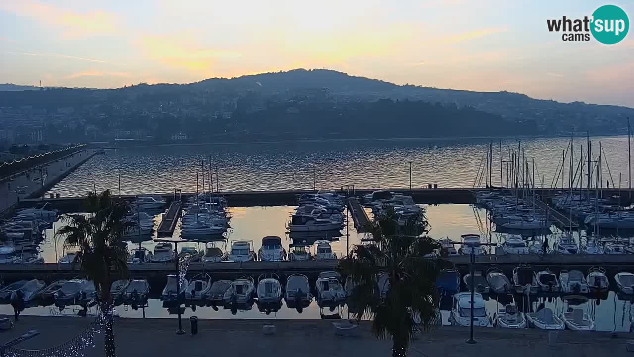 Webcam Koper – Panorama de la marina et de la promenade depuis le Grand Hotel Koper