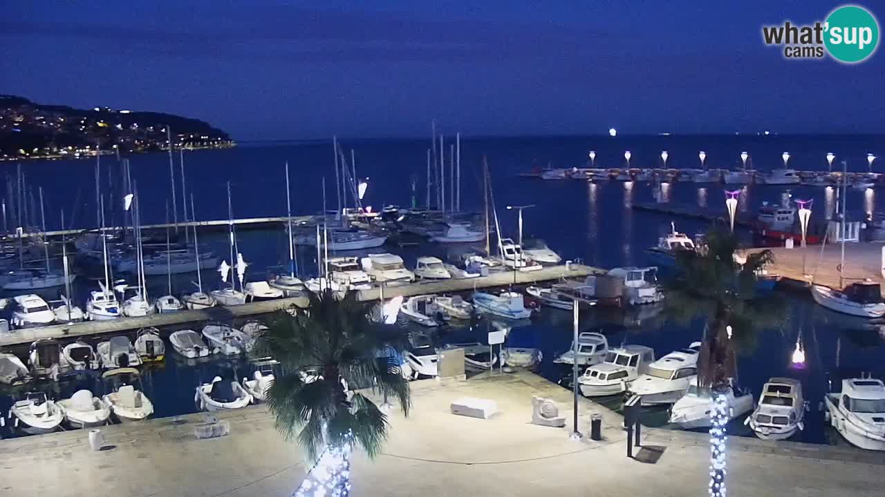 Webcam Koper – Panorama des Jachthafens und der Promenade vom Hotel Grand Koper