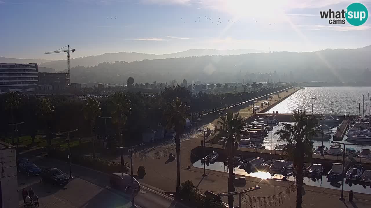 Webcam Koper – Panorama de la marina et de la promenade depuis le Grand Hotel Koper