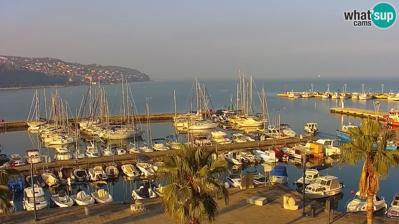 Camera en vivo Koper – puerto deportivo y paseo marítimo desde el Hotel Grand Koper