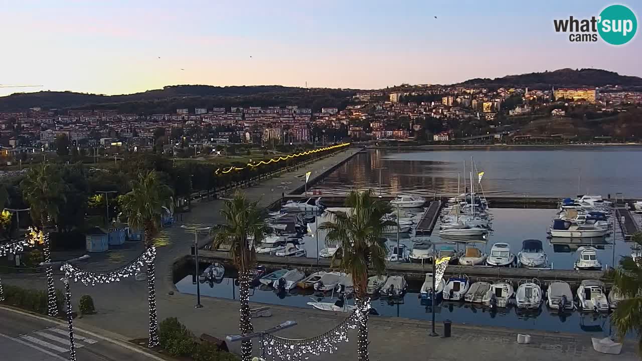 Camera en vivo Koper – puerto deportivo y paseo marítimo desde el Hotel Grand Koper